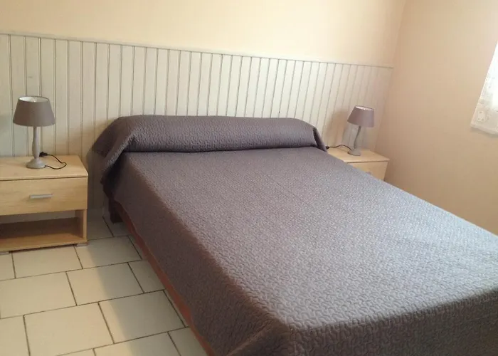 Semesterbostad Village De Le Chatenet